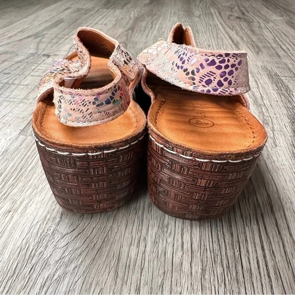 La Pinta Watercolor Wooden Cork-Bottom‎ Wedges - Picture 5 of 9